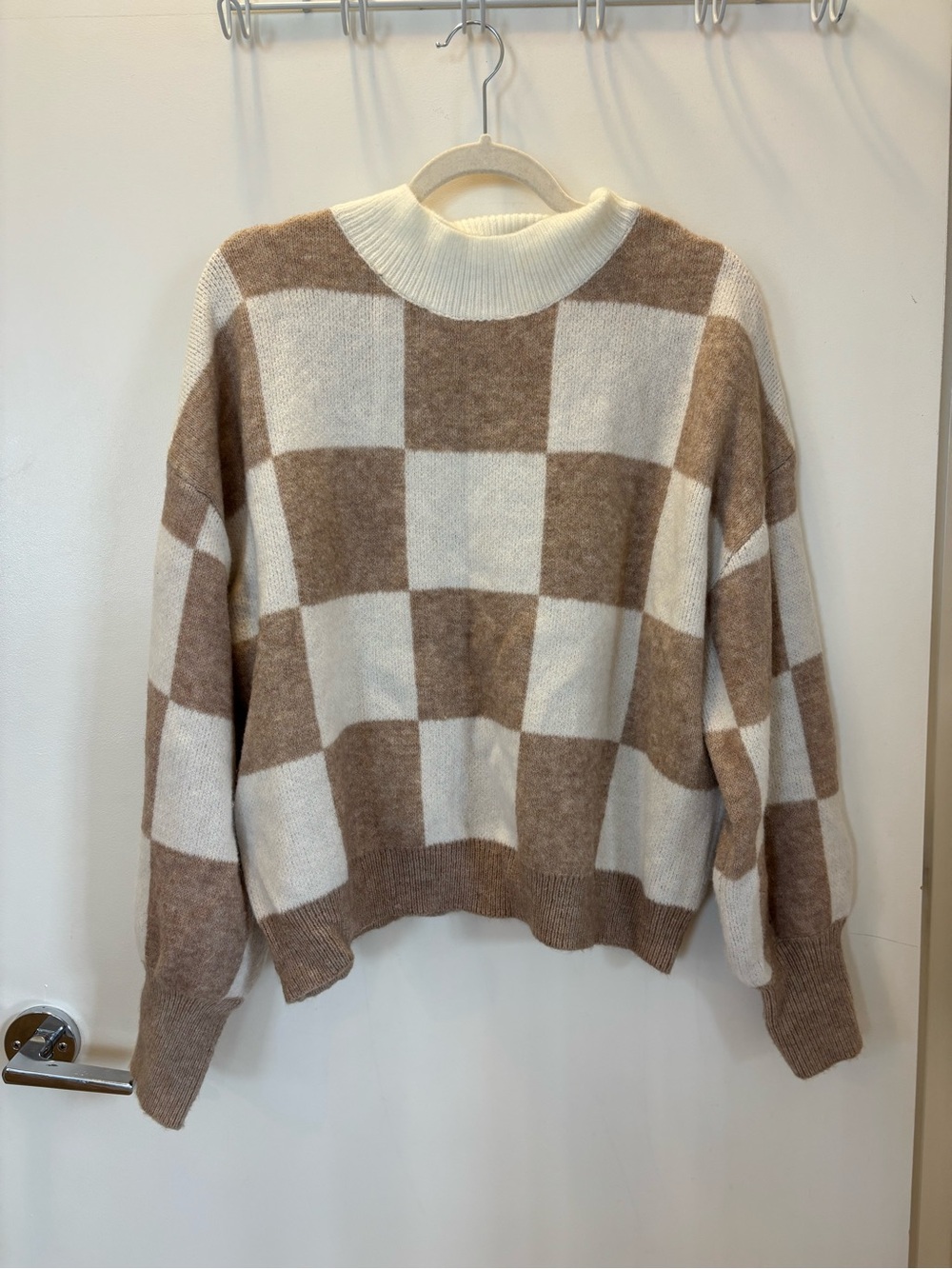 Cream & Beige Checkerboard Knit Sweater - Women's Casual Pullover